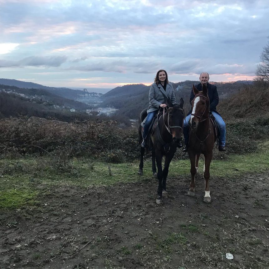 Новый формат свидания: прогулка на лошадях в Сочи