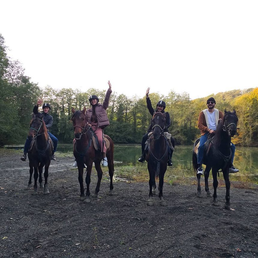 Будь частью истории: прогулка на лошадях для фотографов